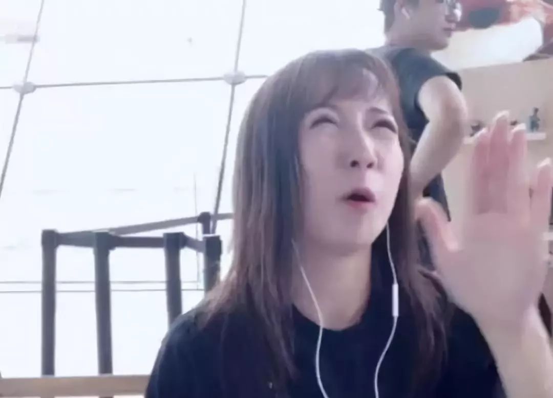 抖音网红莉哥黑料照片,_虎牙主播莉哥OvO戏唱国歌违法事件_莉哥被封杀虎牙平台损失评估